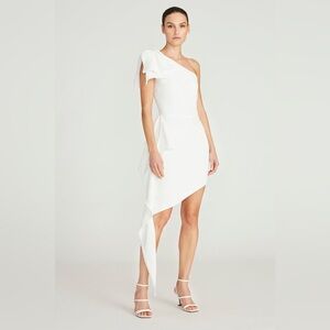 Theia Margret One-Shoulder
Crepe Mini White Size 4 Bridal‎ Bachelorette dress